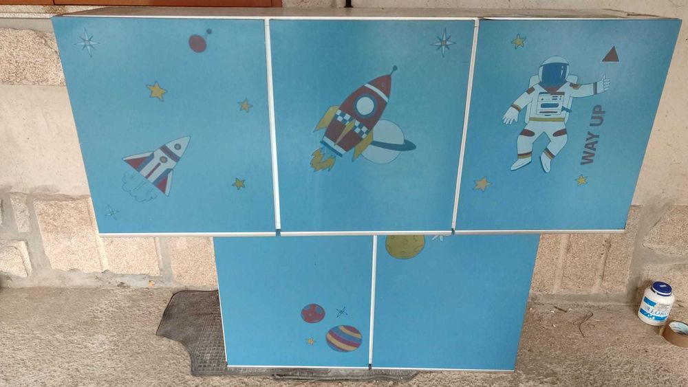 Conjunto de 2 móveis de pendurar