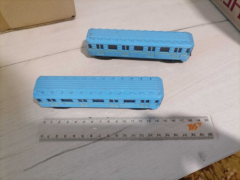 машинки метро технопарк 500 за 2шт