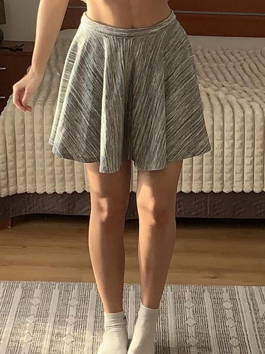 Spodnica rozkloszowana szara