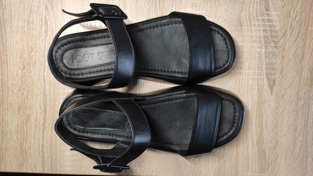 Босоножки женские кожаные