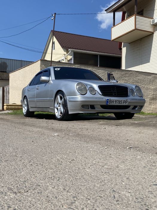 Продам мерседес 210 2.7cdi 2000год