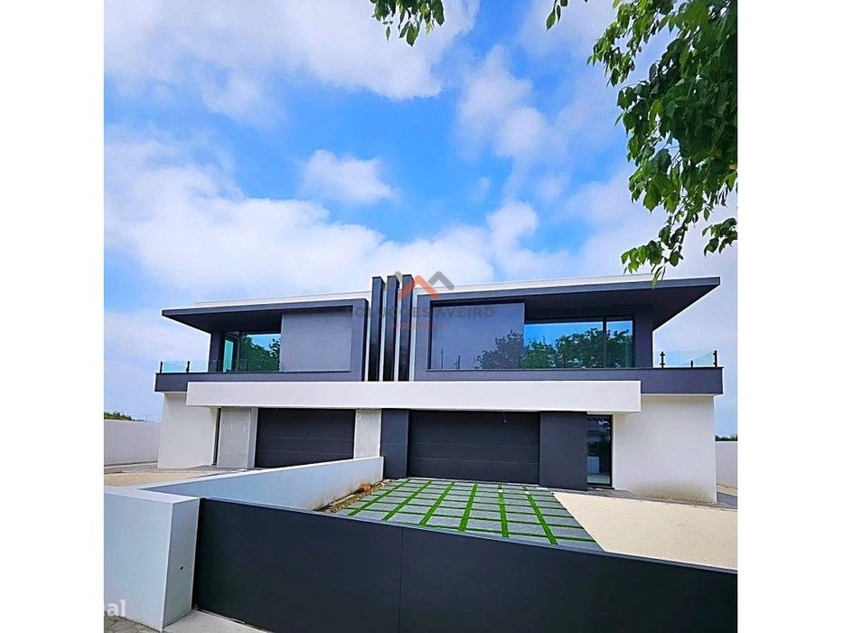 Moradia T4 em Santa Joana - Venda!!