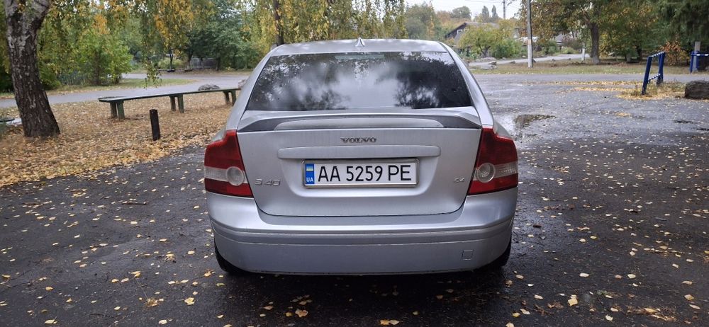 VOLVO S 40 2.5 L