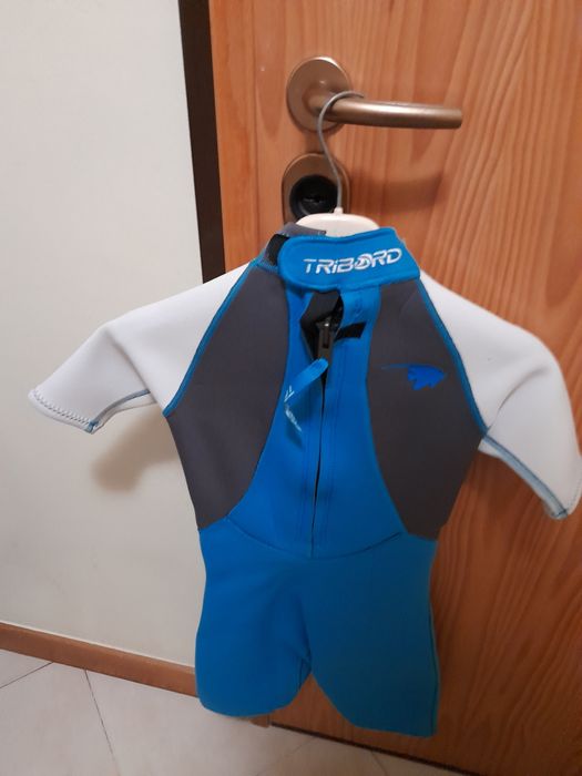 fato de surf para criança