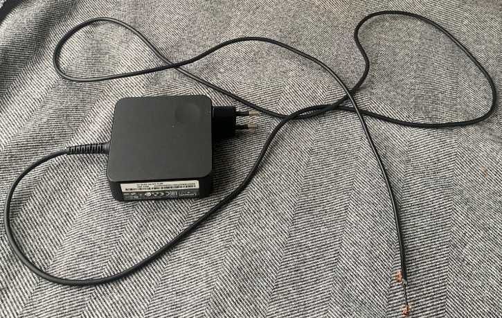 Зарядное Lenovo 20В. 3.25А. 65Вт