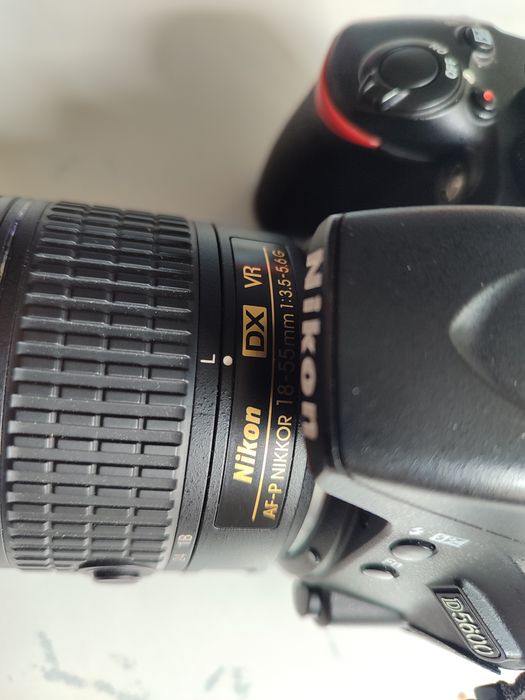 Nikon d5600 відмінний стан