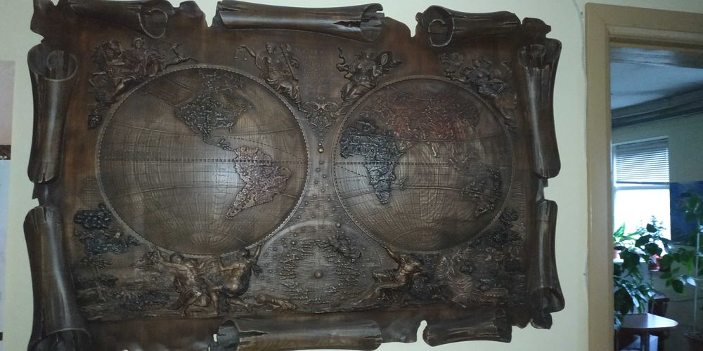 Діючий комплекс з виробництва меблів