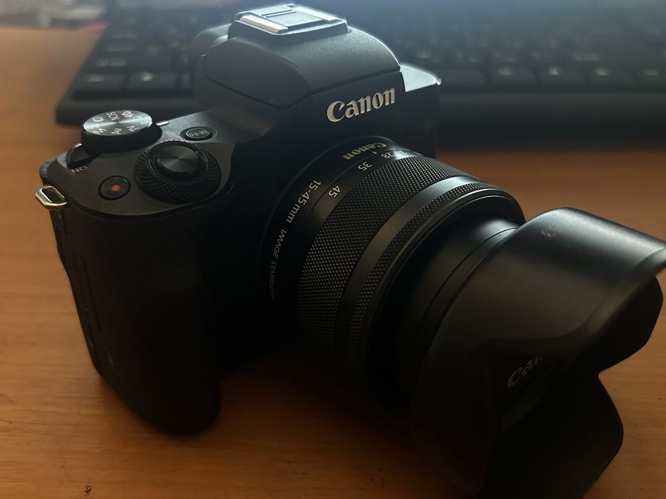 Canon m50  kit15-45+ meike 35 f 1,7