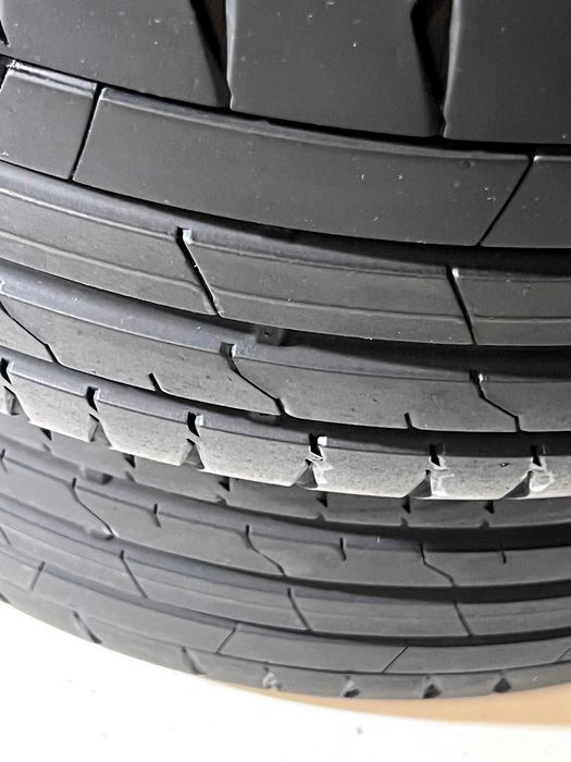 Pneus Continental Sport Contact 7 - 255/40/21 - Como NOVOS