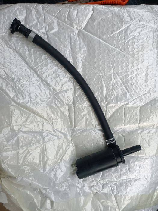 Nowa Pompka pompa Xenon ksenon Alfa Romeo Brera 159