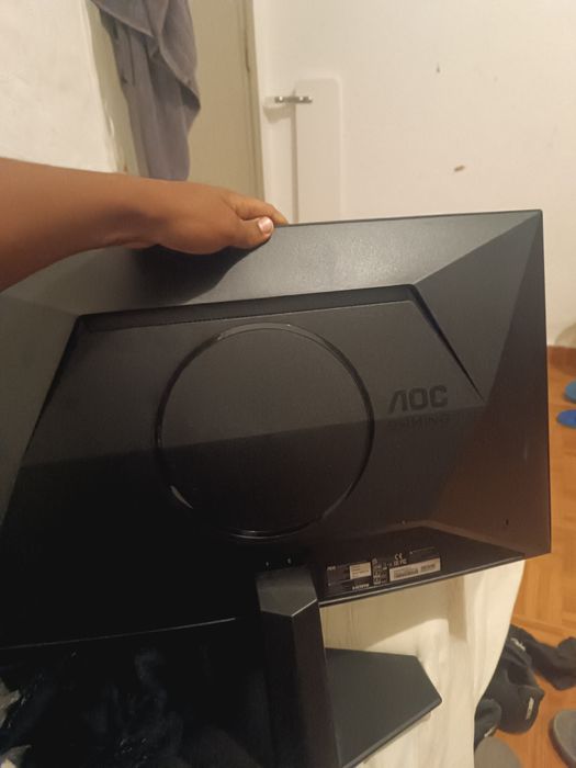Monitor 240hz e 100polegadas