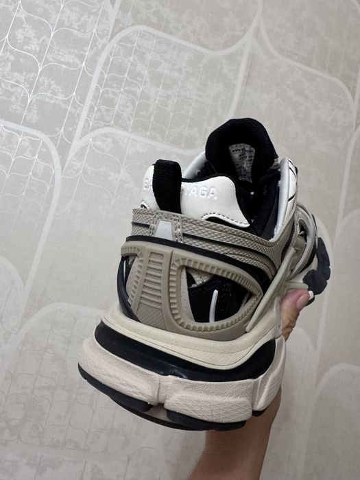 Balenciaga Track 2  Beige/Black 37р