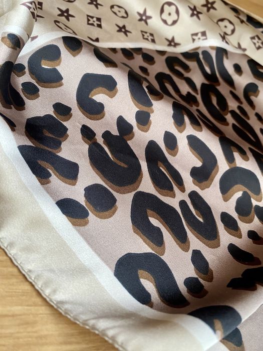 Szal chusta duży apaszka silk monogram pantera