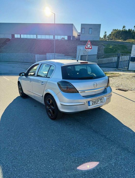 Carro a venda avariado