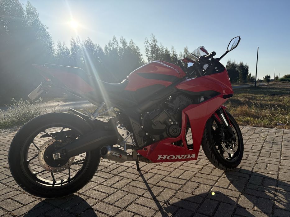 Honda CBR650R 2024 E-clutch
