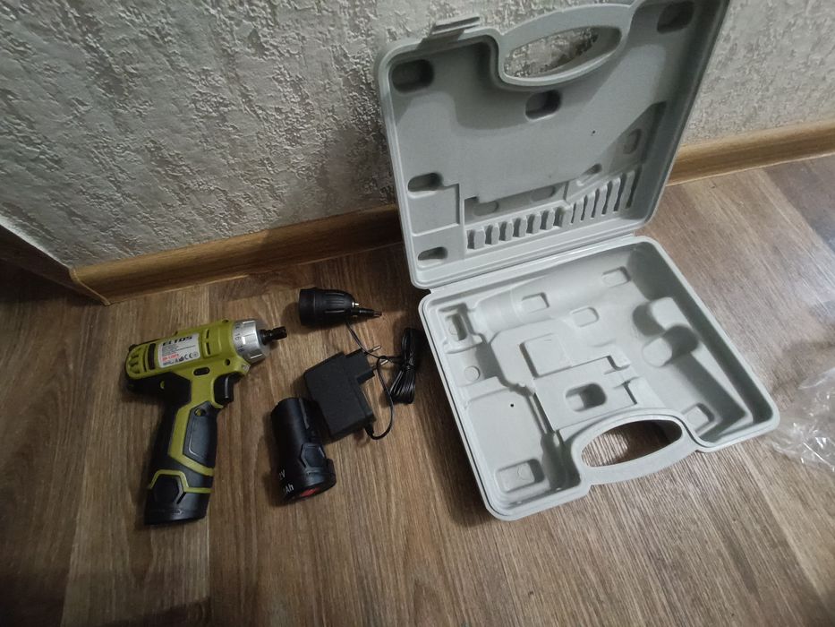 Продам аккумуляторий шуруповерт з сомним патроном Eltos ДА-12М/DFR