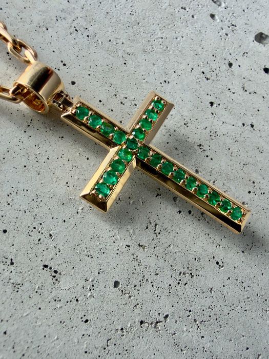 Krzyż z zambijskimi szmaragdami 0,48ct ! P.610