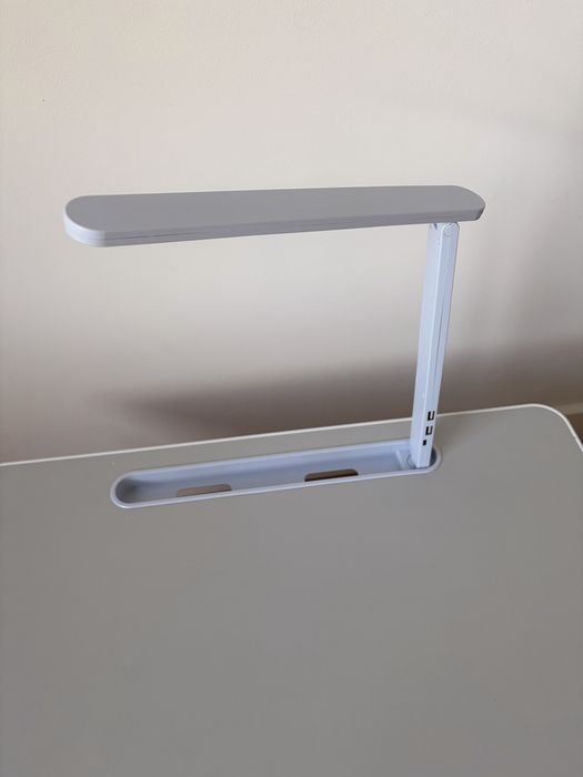 Stolik pod laptopa