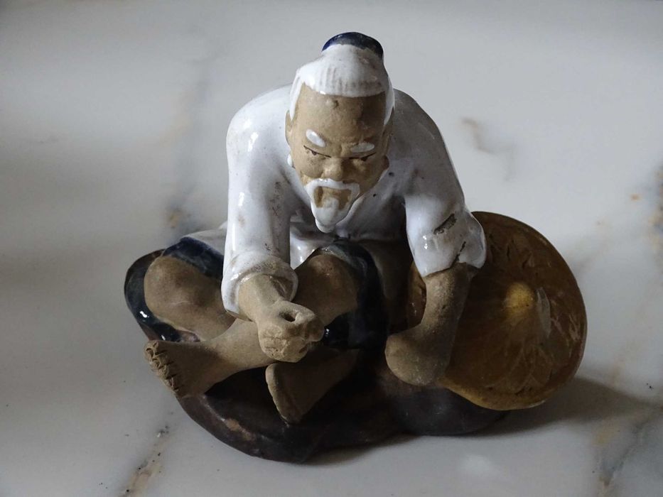 Rybak stara ceramiczna figurka