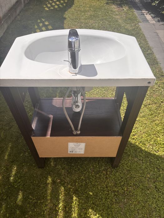 Szafka umywalka bateria umywalkowa
