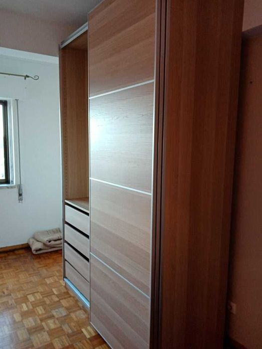 Roupeiro PAX MEHAMN de carvalho 150x66x236 cm