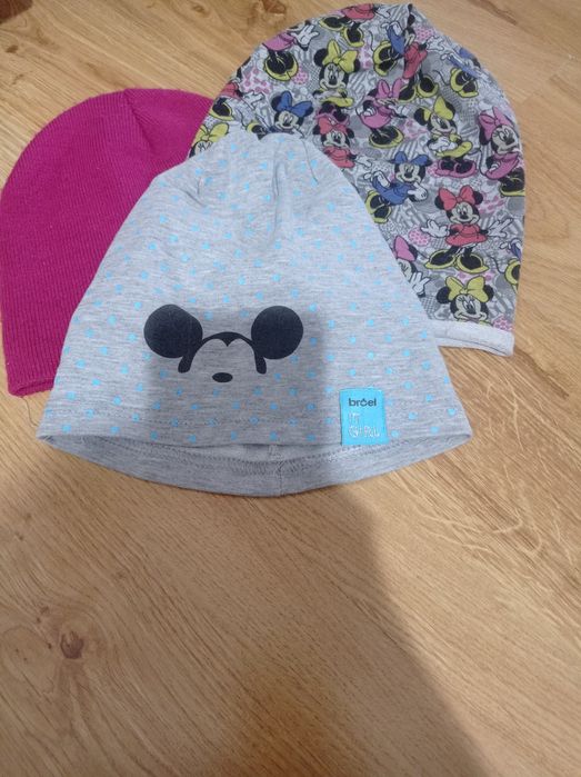 Czapki z Myszką Miki