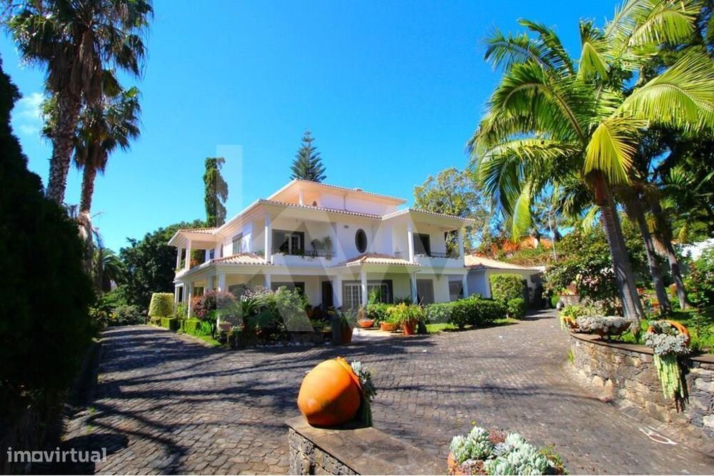 Esplêndida casa, ( 6 suites grandes), 4 salas grandes, 9 WC, cerca de