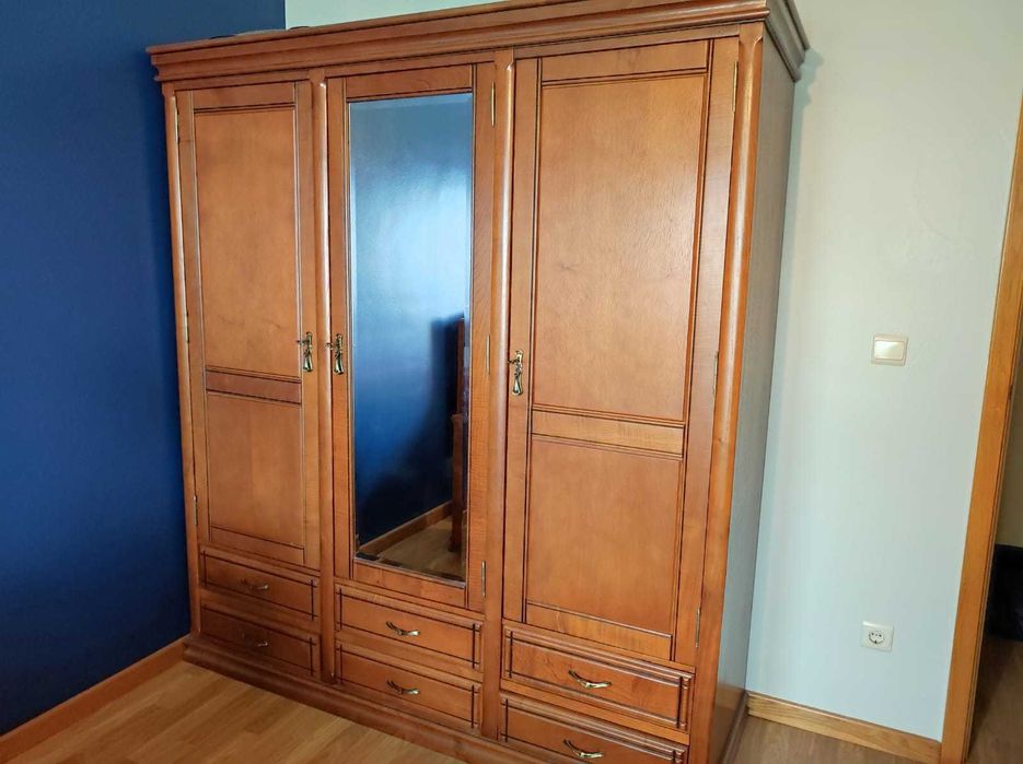 Mobília Solteiro completa-Usado muito bom estado. Madeira castanho mel