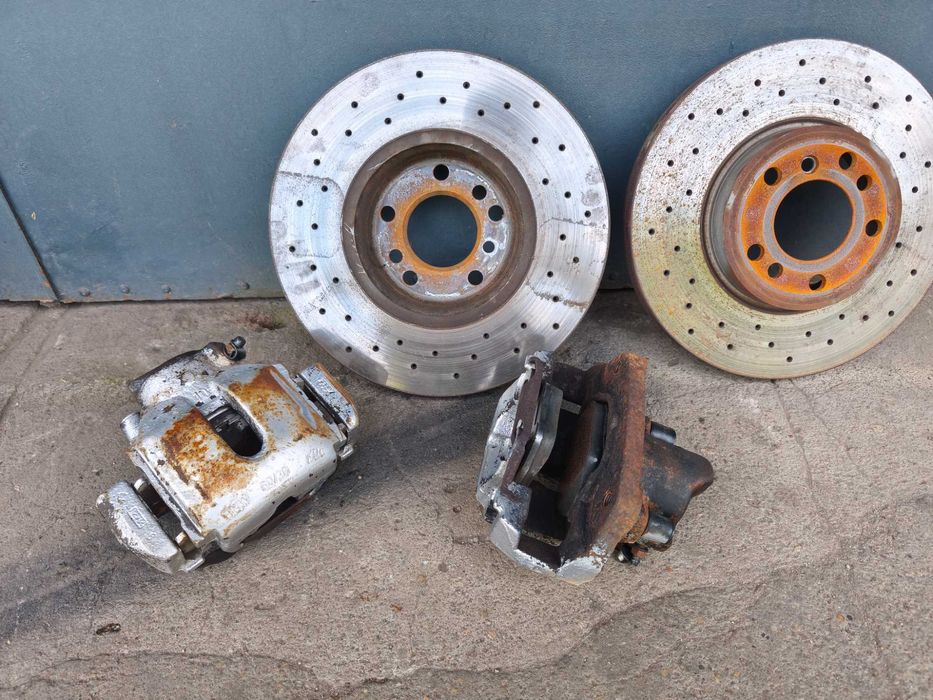 Zaciski hamulcowe X5 E53 4.4 v8