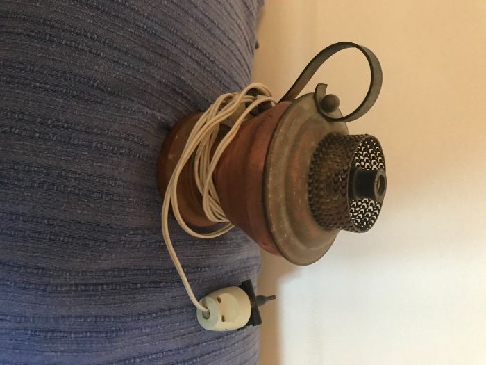 Base candeeiro a petróleo