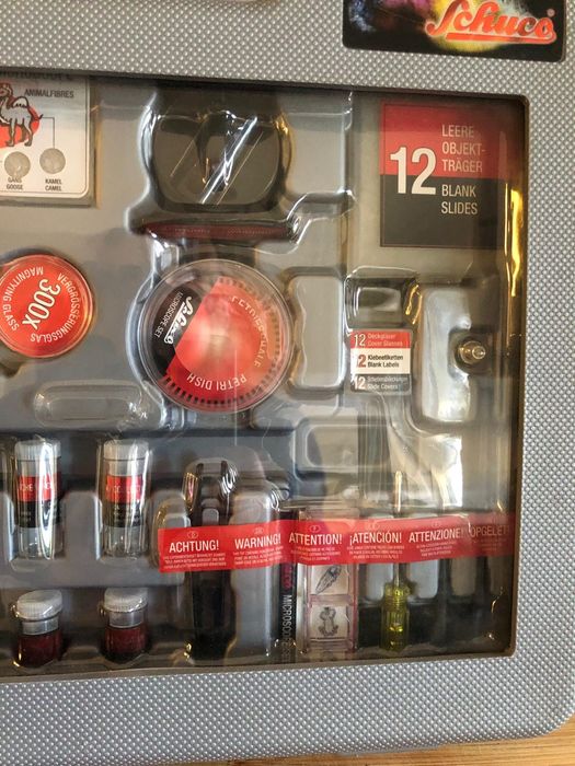 Microscópio Novo Schuco