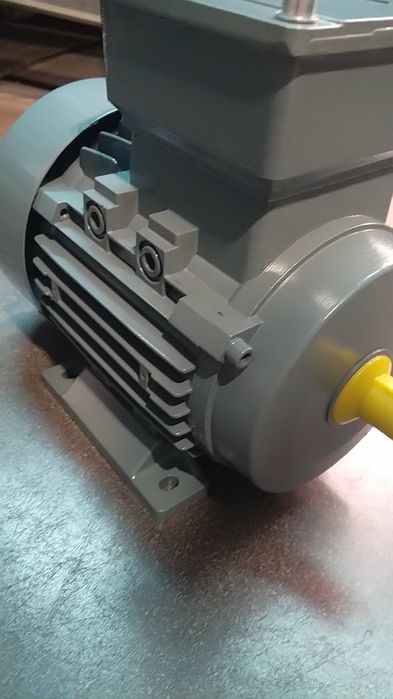 Nowy silnik elektryczny 0.37Kw OMT4-712-4