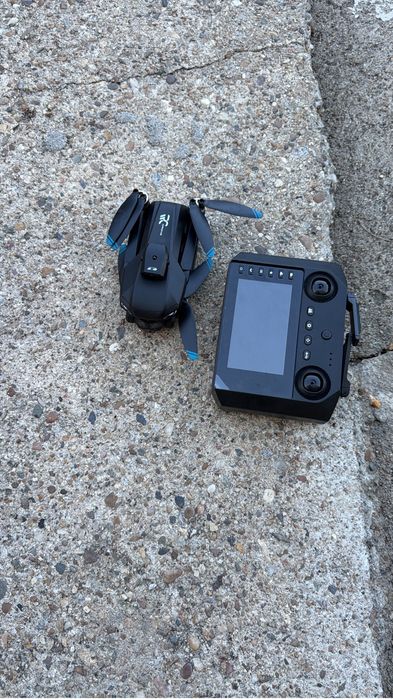 Drone com controle e tela