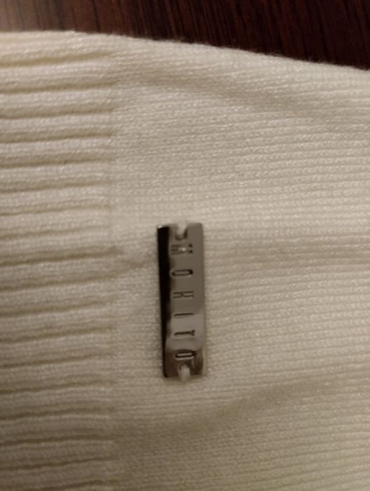 Sweterek zapinany na guziczki