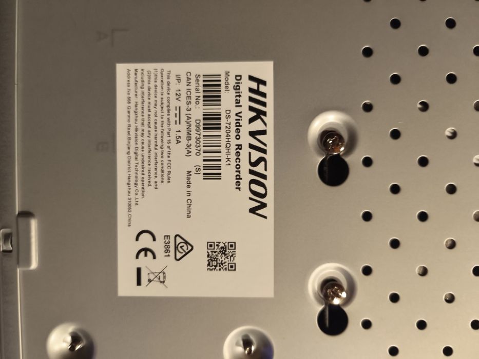 Rejrstrator Hik DS-7204hqhi-k1 +dysk 1Tb jak nowy