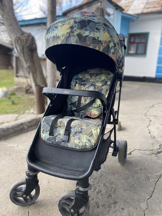Прогулянкова коляска