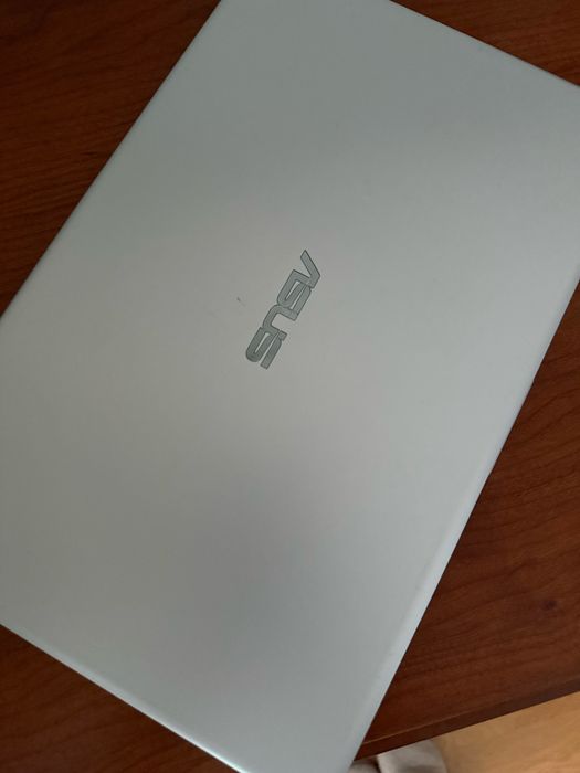 Portátil asus vivobook