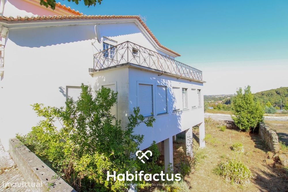 Moradia T4 no Centro de Tondela