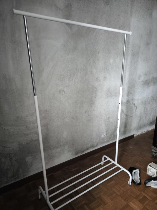 Vendo suporte de roupas