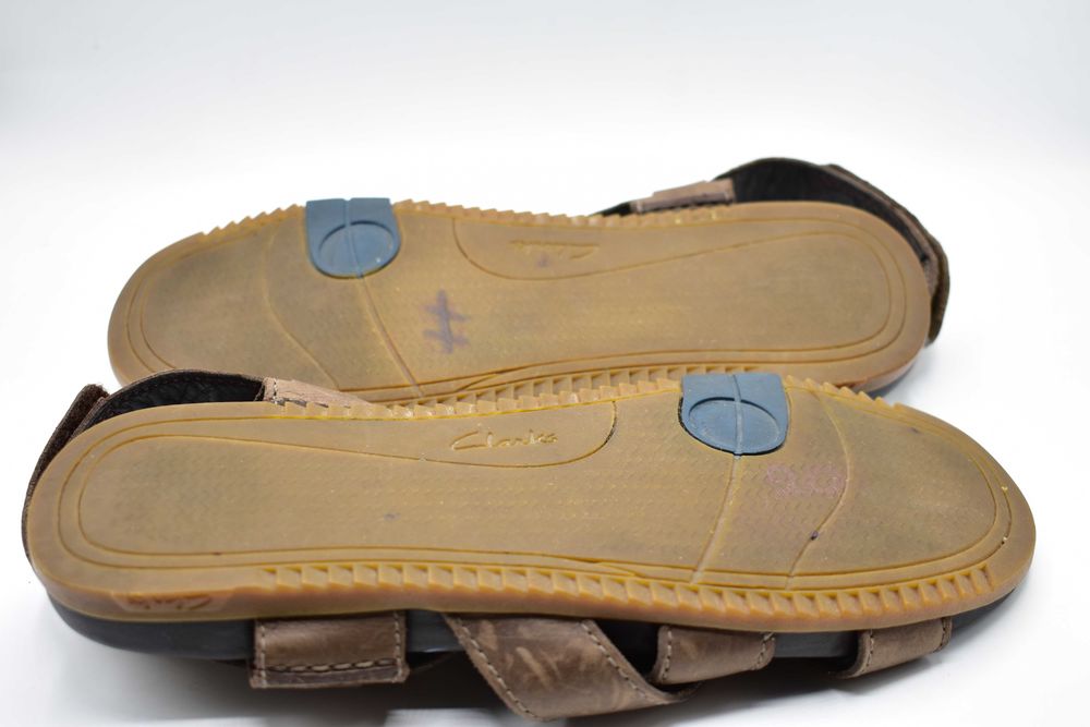 Skórzane sandały Clarks ( 42 )