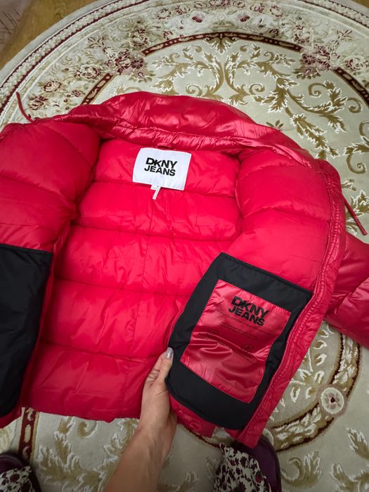 Пуховик DKNY Новий