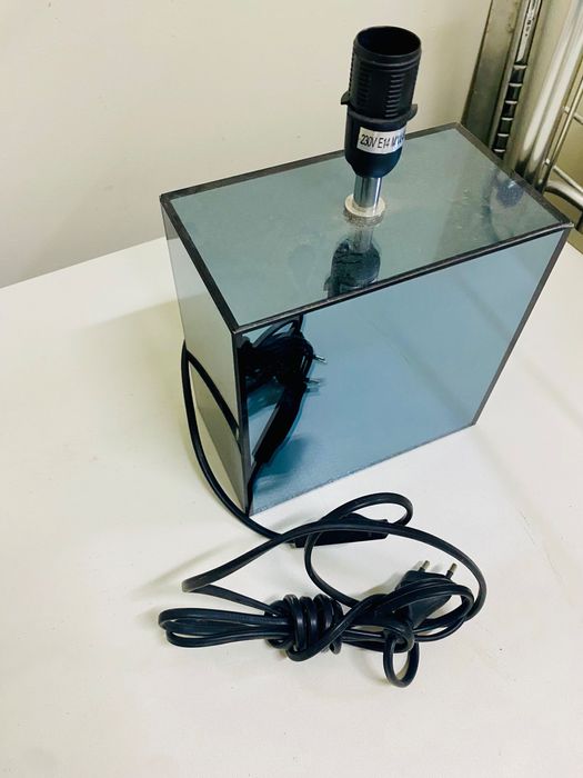 Candeeiro de mesa em espelho