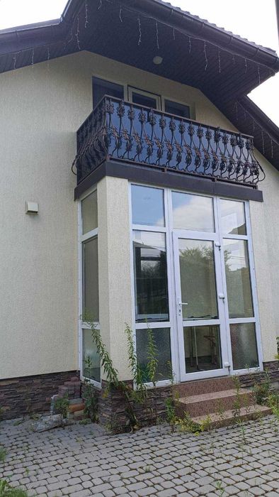 Новинка! Продам 2ух этажный дом с балконом и камином, на пр Науки 65