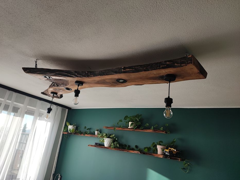 Lampa sufitowa. Naturalne drewno