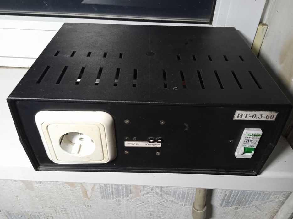 Инвертор 48-220 DC-AC