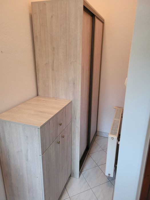 Meble na wymiar, szafy, zabudowy, garderoby oraz meble biurowe