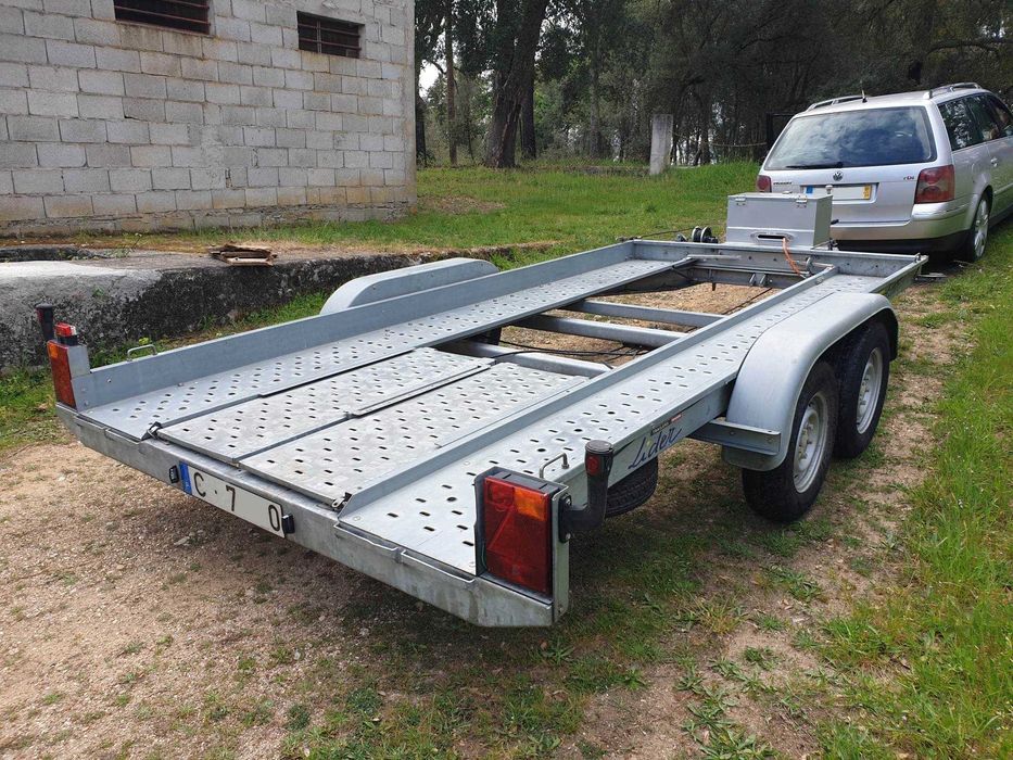 Reboque Porta Carros PB Livrete 2000kg / Capacidade 2700kg