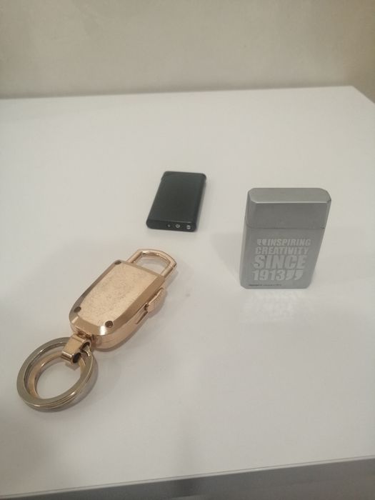 Зажигалка з брелком