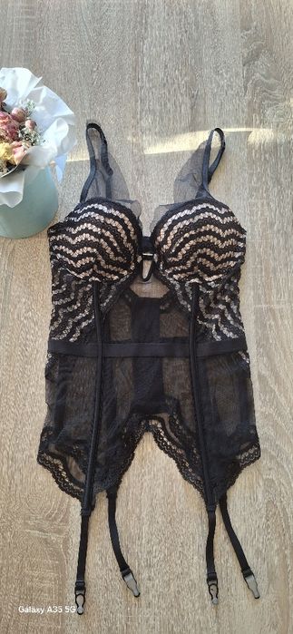Мереживний корсет із підв'язками Victoria's Secret