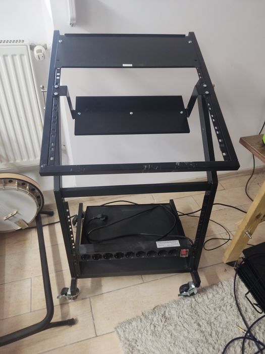 Kubik studyjny stolik rack